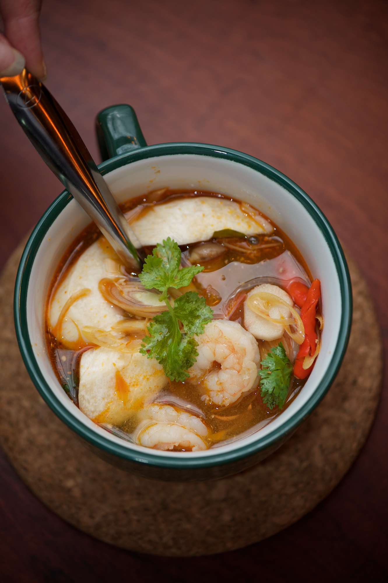 Spicy and sour prawn soup with orinji mushroom